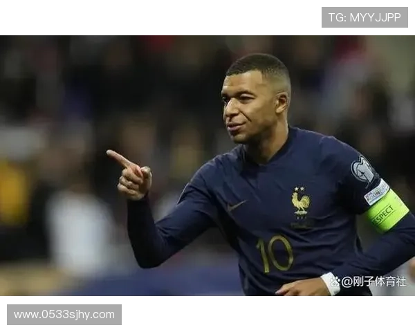 全球足球巨星风采：姆巴佩领衔各国球员精彩表现与成就分析